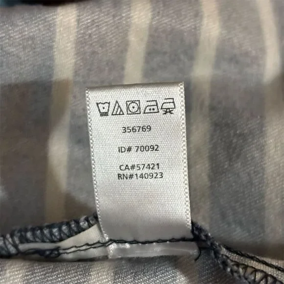 Ann Taylor Loft Women's Riviera Bermuda Shorts M Blue White Striped - Picture 5 of 6